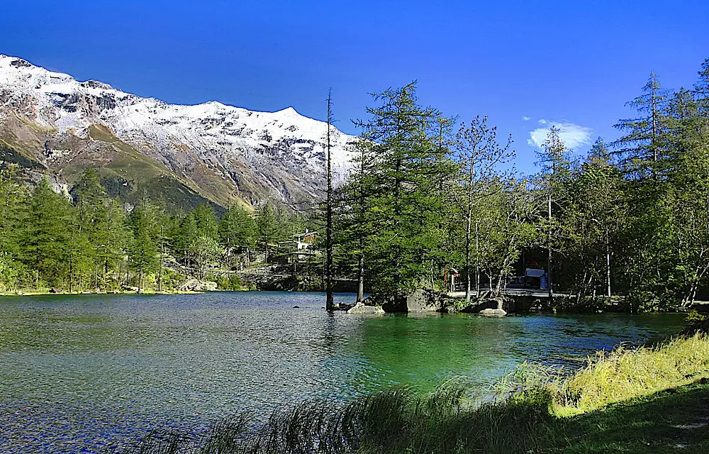 vue sur le lac et les montagnes et Rocciamelone